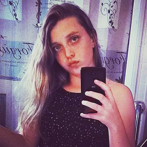 Meet your Posher, Rebecca - Picture 1 of 1